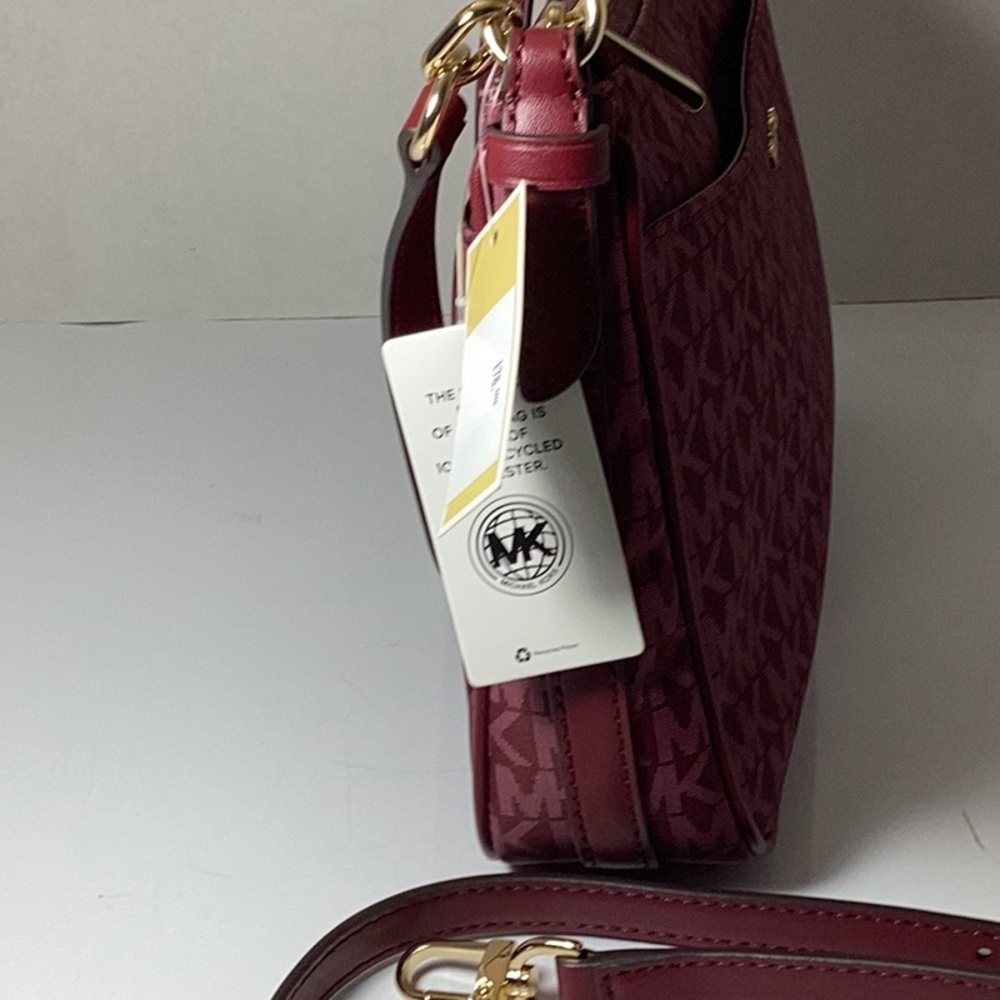 MICHAEL Michael Kors
Jet Set Medium Top Zip Pochette Crossbody Bag - Picture 7 of 11